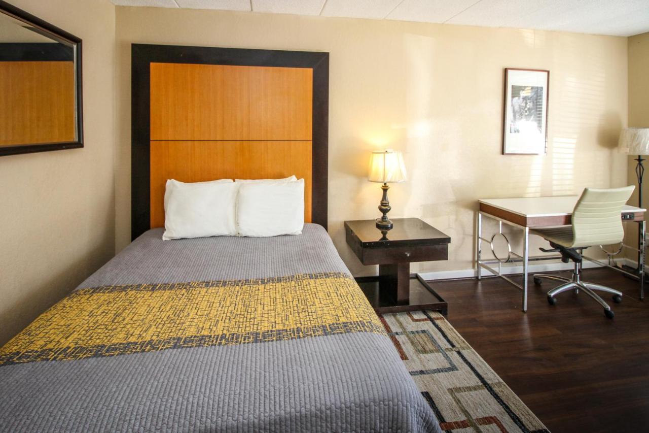 Apm Inn And Suites Winchester Esterno foto
